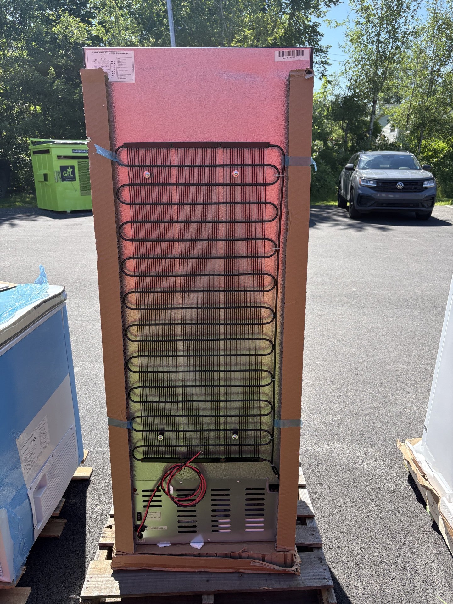 Unique 10.3 Cu/Ft 12/24V Solar DC Fridge With Freezer (Open Box)