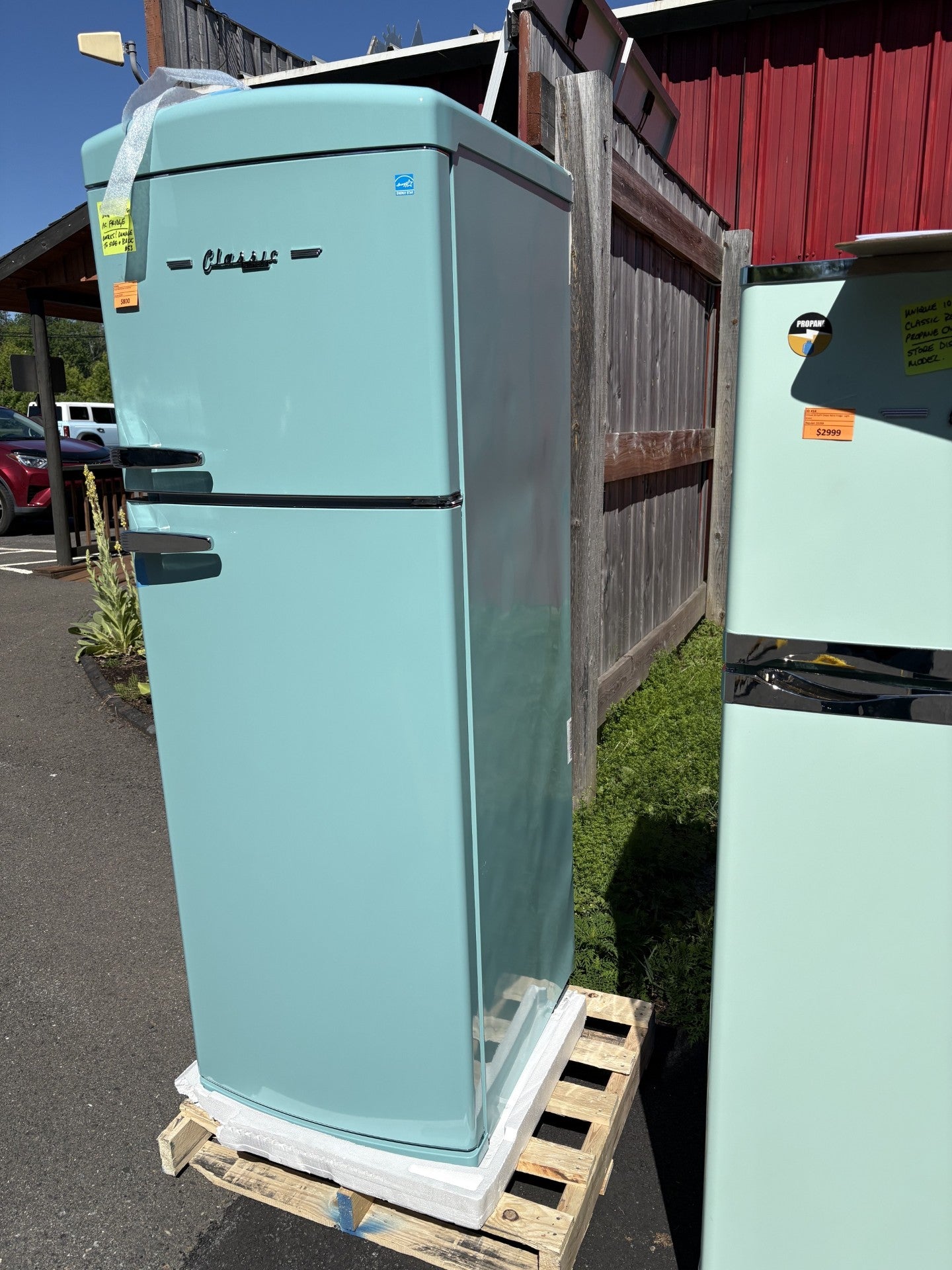 Unique 310L Top Mount Refrigerator (Scratch & Dent)