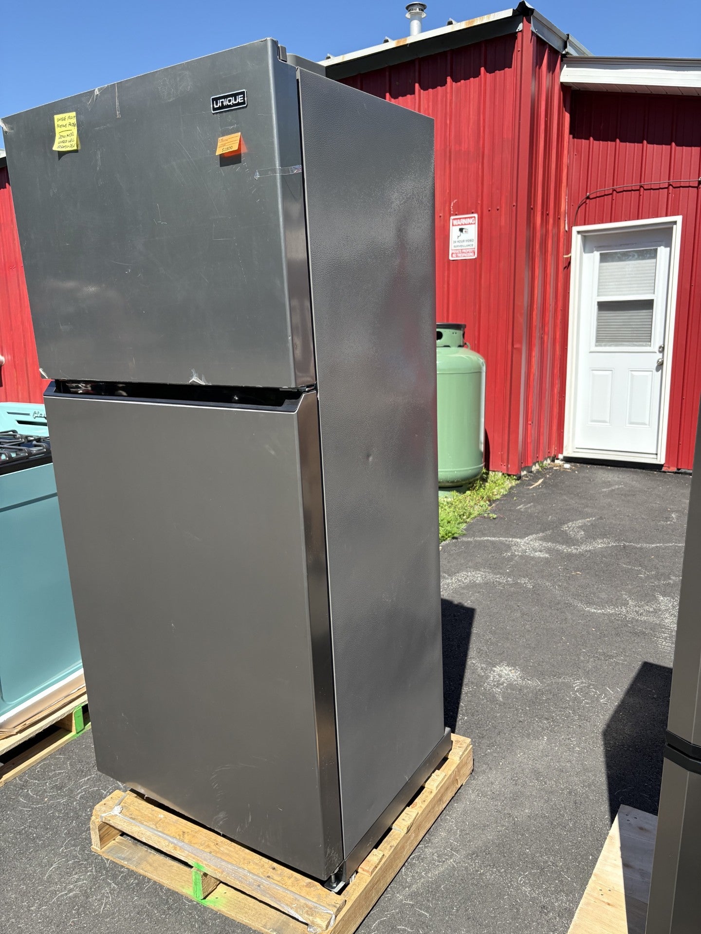 Unique 19 Cu/Ft Propane Fridge CM