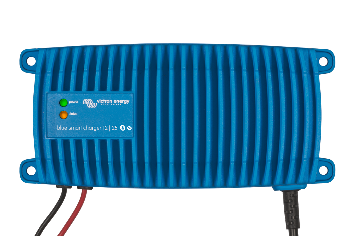 Victron Blue Smart IP67 Charger 12/17(1) 220V CEE 7/7