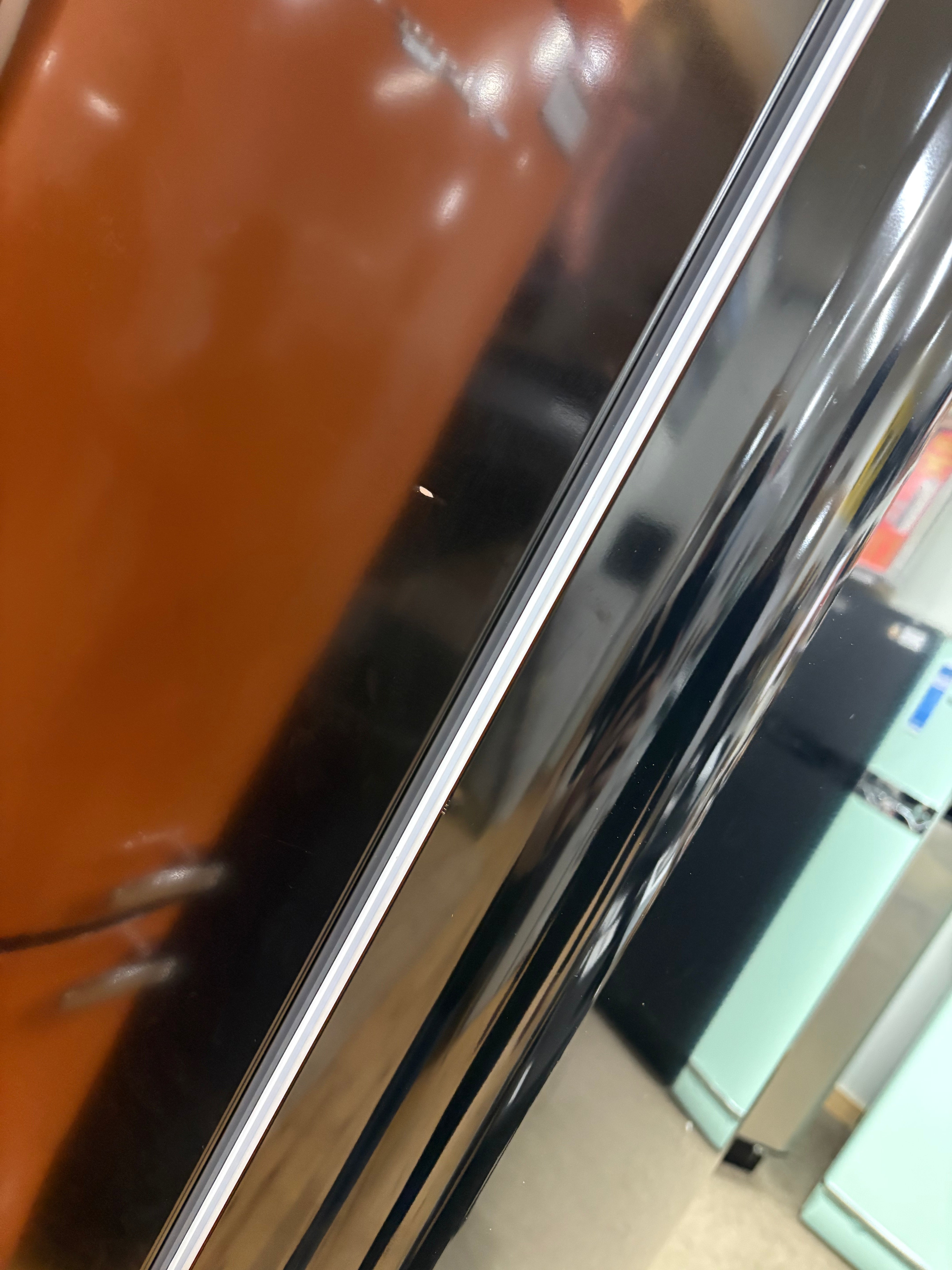 Unique 12 Cu/Ft Classic Retro Electric Bottom Mount AC Refrigerator (Discontinued)