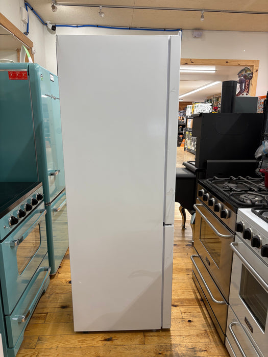 Unique Off-Grid 24-inch 11.7 cu. ft. 325L Solar DC Refrigerator - SCRATCH & DENT INSTORE