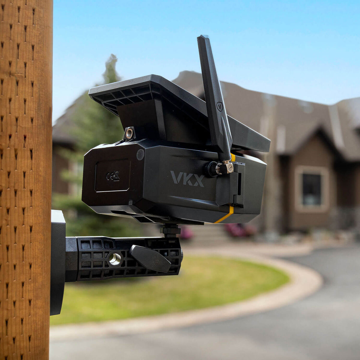 Vosker Solar Power LTE Mobile Security Camera