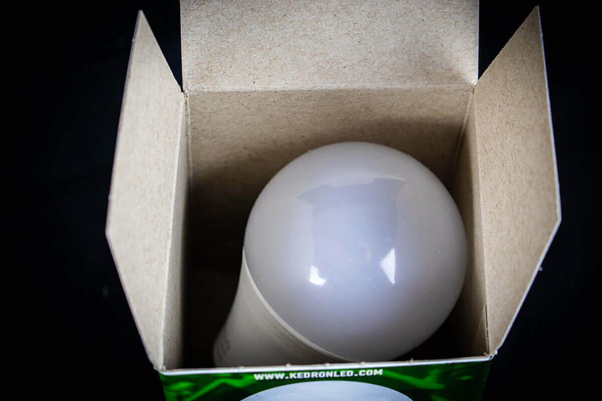 Kedron 12V 9W LED DC Light Bulb in Box - Cabin Depot, E27 Socket, 700 Lumens, Warm or Cold White, Ideal for Off-Grid Use